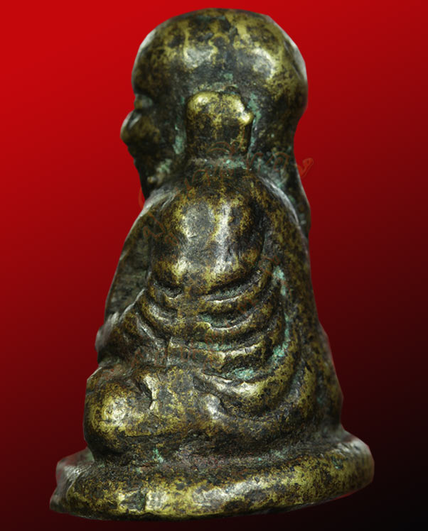 หลวงพ่อเงิน วัดบางคลาน จังหวัด พิจิตร รุ่นปืนแตก พิมพ์นิยมเศียรโต ปี ๒๕๒๘ (๓) 