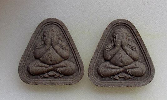 พระปิดตา มหาโภคทรัพย์ ที่ระลึกอายุ ๗๓ ปี พ.ศ.๒๕๕๒ **2องค์