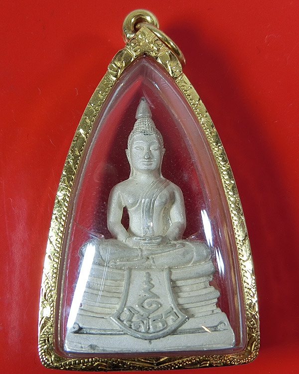 หลวงพ่อโสธร รุ่นประวัติศาสตร์ 80 ปี กรมตำรวจ เนื้อเงิน ขัดเงาบางส่วน ปี ๒๕๓๘ เลี่ยมทอง ไม่มีกล่อง