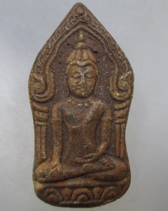 20 บาท พระยอดขุนพลเนื้อผงหลังพญานาค ไม่ทราบที่ครับ