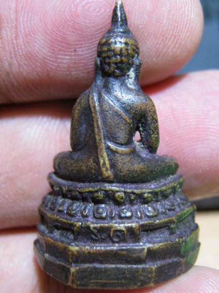 พระกริ่งรักษาดินแดน ปี2513 เนื้อทองเหลือง จ.กรุงเทพฯ ท่านเจ้าคุณนรฯ ปลุกเสก พอสวย มาพร้อมบัตรรับรองค