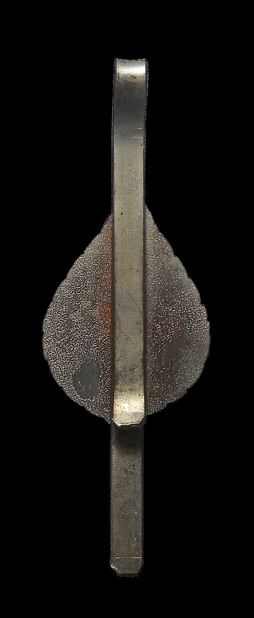 แหนบพัดยศหลวงพ่อเงิน วัดดอนยายหอม ปี ๑๗ (พื้นสีม่วง)