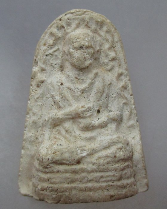 พระผงรูปเหมือนสมเด็จโต หลังตรายาง ไม่ทราบที่ครับ