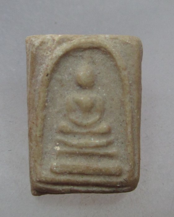 20 บาท พระสมเด็จคะแนนผงน้ำมันไม่ทราบที่ครับ
