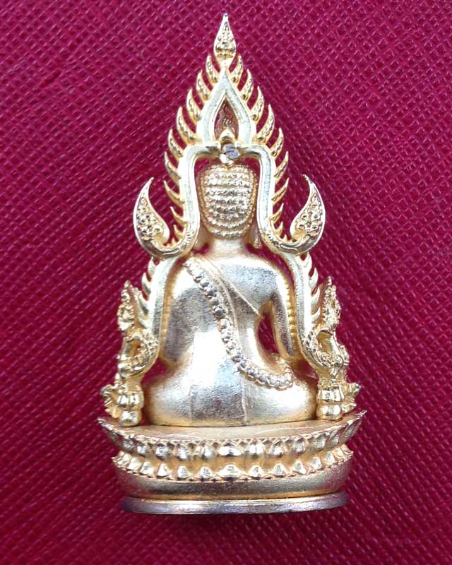 พระพุทธชินราช รุ่น จอมราชันย์ พิมพ์แต่งฉลุลอยองค์ เนื้อโลหะชุบทอง
