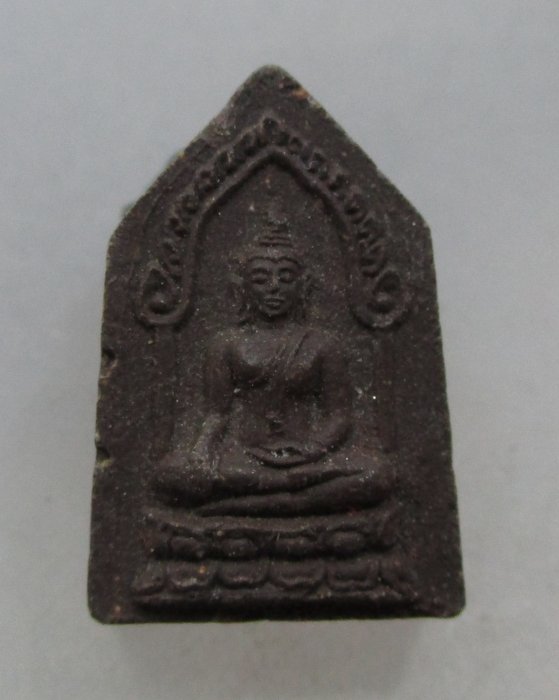 20 บาท พระพุทธเนื้อผงฝังตะกรุดหลังไม่ทราบที่ครับ