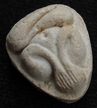 พระปิดตามหาเสน่ห์ หลังยันต์พุทโธ เนื้อเกสรนวลๆ