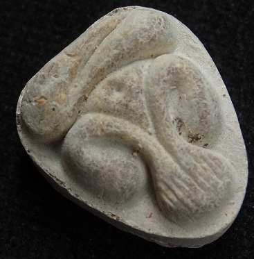 พระปิดตามหาเสน่ห์ หลังยันต์พุทโธ เนื้อเกสรนวลๆ