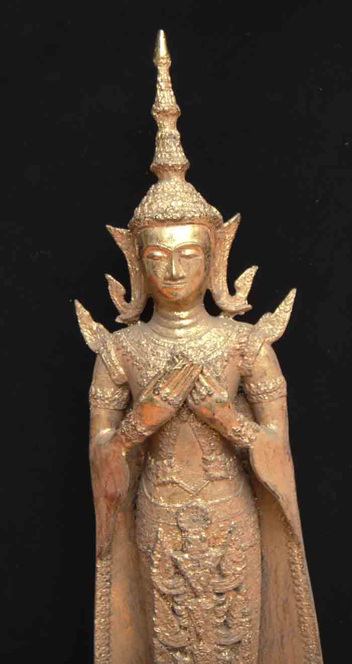 พระบูชาประจำวันของคนเกิดวันศุกร์ คือ ปางรำพึง สูง 32 นิ้ว เส้นผ่านศูนย์กลางฐาน 8.5 นิ้ว