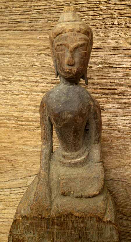 *พระบูชาไม้แกะ ศิลปะชาวบ้าน*