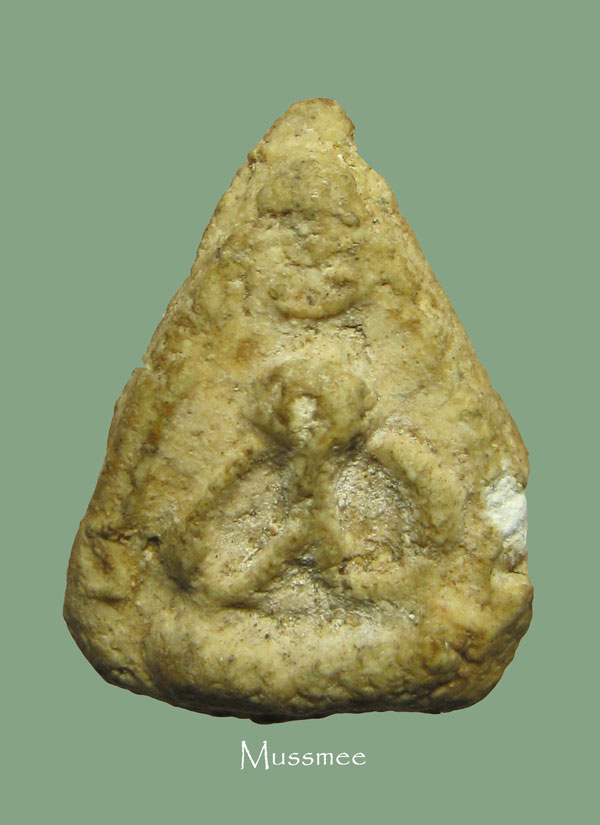  พระปิดตา พิมพ์แขนบ่วง หลังจีบ กรุวัดพระแก้ว สุดยอดพระพุทธคุณเมตตามหานิยมสุดสุด 