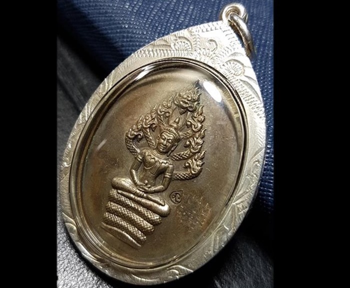 พระนาคปรกเนื้อทองแดง เบอร์ 5116 หลวงพ่อสาครเลี่ยมเงินพร้อมใช้ กล่องเดิม ห่วงเดิม 