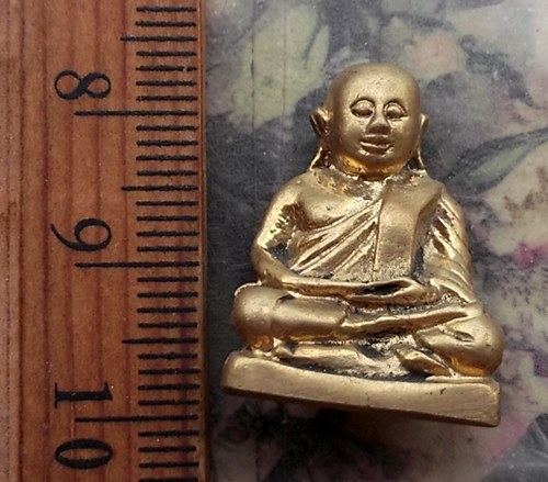 วัดใจเริ่ม 10 บาท กับ รูปหล่อหลวงพ่อเงิน  …AR765