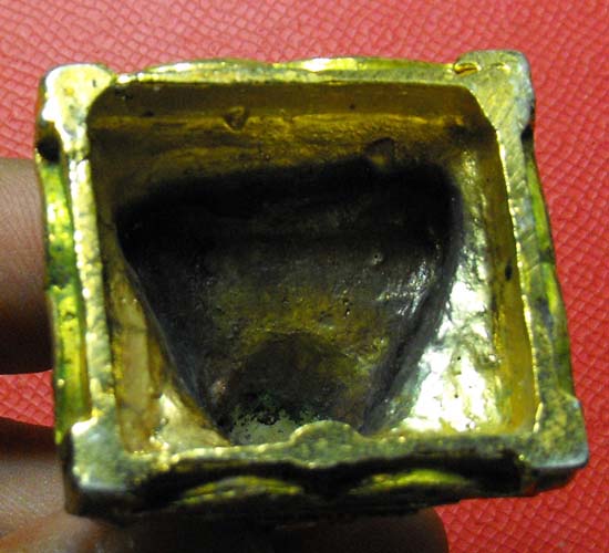 พระบูชาตั้งหน้ารถ หลวงพ่อทองดำ วัดท่าทอง จ.อุตรดิตร์