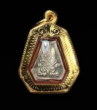 เคาะเดียว...พระปิดตาสาริกา หลวงพ่อสาคร วัดหนองกรับ (รุ่นแรก) เนื้อเงิน ปี 46 พร้อมเลี่ยมทองแท้