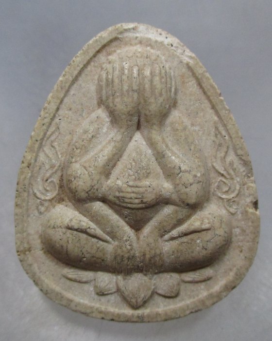 พระปิดตาหลวงปู่คำพอง ติสโส  วัดถ้ำกกดู่ จ.อุดรธานี ปี๔๐