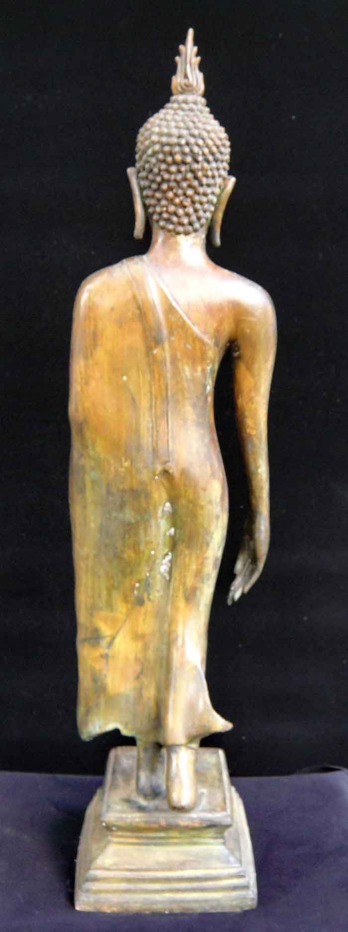 พระพุทธรูปปางลีลา เนื้อโลหะขันลงหินเก่า ความสูง 26 นิ้ว ฐาน 6 x 6 นิ้ว น้ำหนักองค์พระ 6.8 ก.ก.