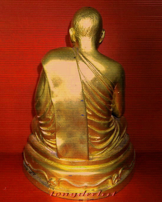 รูปหล่อบูชาหลวงพ่ออุตตมะ วัดวังก์วิเวการาม จ.กาญจนบุรี รุ่นอายุ 90 ปี ปิดทอง สวยมากค่ะ