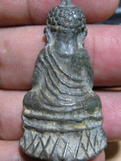 พระกรุวัดหูแกง เนื้อตะกั่ว จ.ตรัง สภาพพอสวย มาพร้อมบัตรรับรองความแท้