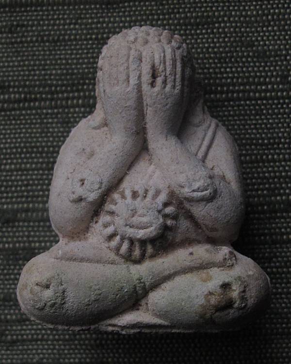 พระปิดตารวยทันใจ หลวงปู่หมุน เนื้อผงกสิณผงงาช้าง 2 โค๊ต 