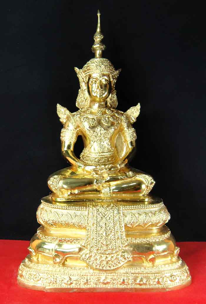 พระแก้วมรกต ทรงเครื่องฤดูร้อน เนื้อทองเหลืองขัดมัน ขนาดตั้งบูชาองค์ใหญ่ หน้าตัก 7 นิ้ว นิ้ว ฐานกว้าง