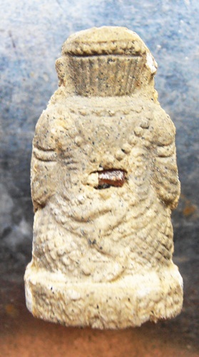 หนุมานหลวงปู่หมุนออกวัดซับลำใย หลังฝังพลอยสวยๆครับ