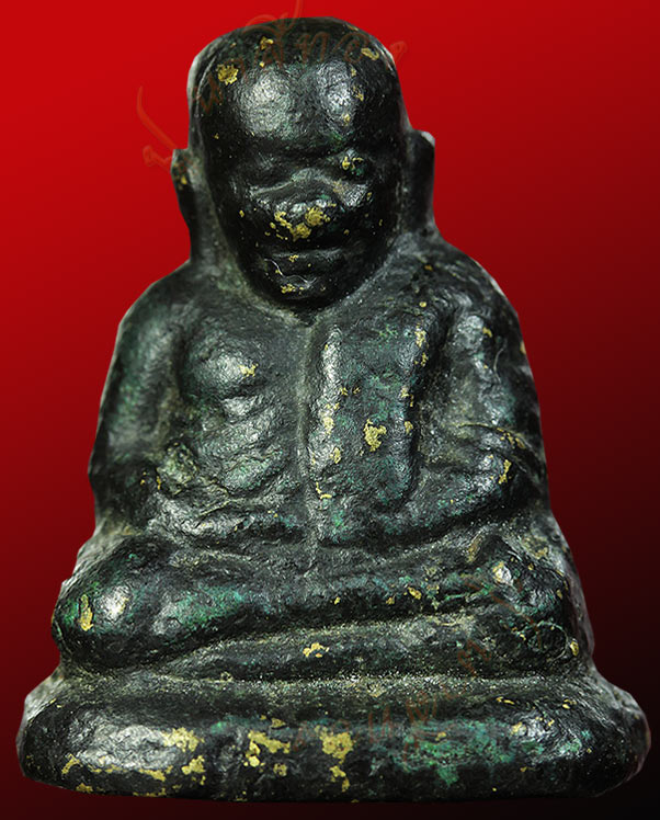 หลวงพ่อเงิน วัดบางคลาน จังหวัด พิจิตร รุ่นปืนแตก พิมพ์นิยมเศียรโต ปี ๒๕๒๘ (๑) 