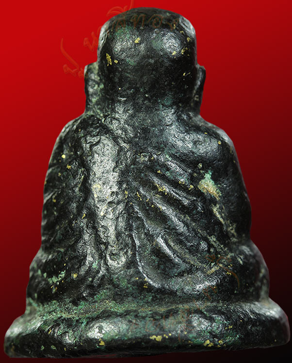 หลวงพ่อเงิน วัดบางคลาน จังหวัด พิจิตร รุ่นปืนแตก พิมพ์นิยมเศียรโต ปี ๒๕๒๘ (๑) 