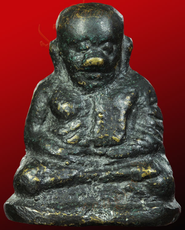 หลวงพ่อเงิน วัดบางคลาน จังหวัด พิจิตร รุ่นปืนแตก พิมพ์นิยมเศียรโต ปี ๒๕๒๘ (๒) 