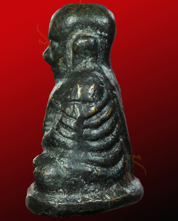 หลวงพ่อเงิน วัดบางคลาน จังหวัด พิจิตร รุ่นปืนแตก พิมพ์นิยมเศียรโต ปี ๒๕๒๘ (๒) 