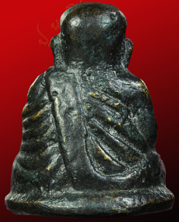 หลวงพ่อเงิน วัดบางคลาน จังหวัด พิจิตร รุ่นปืนแตก พิมพ์นิยมเศียรโต ปี ๒๕๒๘ (๒) 