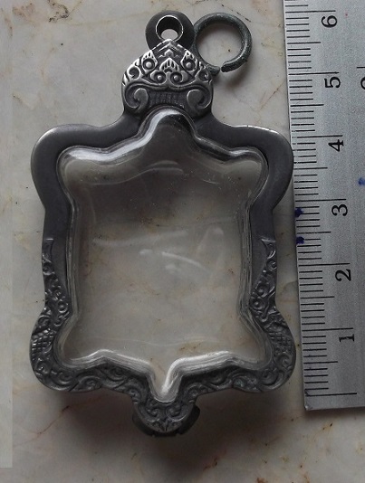 ตลับเงินขัดเงา  ใส่เหรียญพญาเต่า   ลป  หลิว  เคาะเดียว