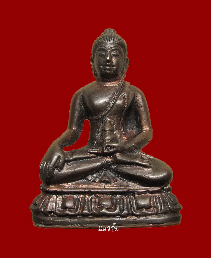 พระกริ่งวชิรมงกุฏ พิมพ์ใหญ่ เนื้อนวโลหะกลับดำ วัดมกุฏกษัตริยาราม ปี 2511 สวยเดิมๆ