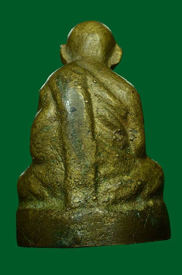 หล่อโบราณพ่อท่านคล้าย พิมพ์หลังคู้หนังสือเลยฐาน ปี 2503