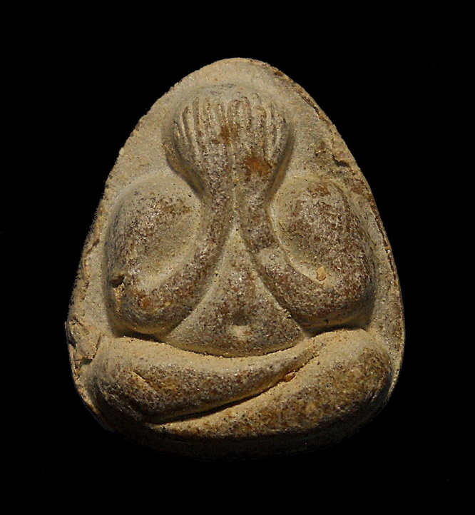 พระปิดตามหาเสน่ห์ ลป.โต๊ะ ออกวัดลาดปลาเค้า ปี 2521 หลังยันต์พุทโธ เนื้อผงเกษร สวยครับ ใส่กรอบพร้อมใช