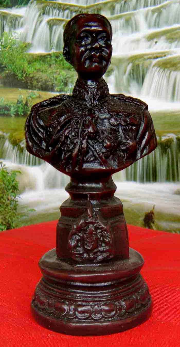 พระบรมรูปจําลองครึ่งองค์ ล้นเกล้าพระบาทสมเด็จพระจุลจอมเกล้าเจ้าอยู่หัว(พระปิยะมหาราช รัชกาลที่ 5) เน