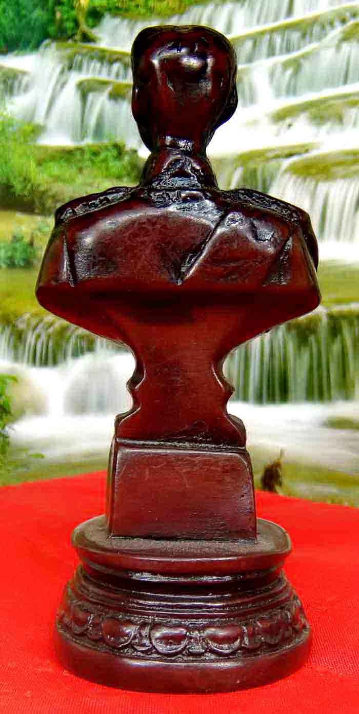 พระบรมรูปจําลองครึ่งองค์ ล้นเกล้าพระบาทสมเด็จพระจุลจอมเกล้าเจ้าอยู่หัว(พระปิยะมหาราช รัชกาลที่ 5) เน