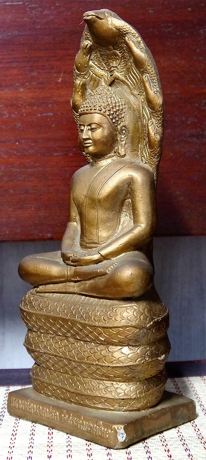 พระบูชา หลวงพ่อนาคปรก วัดสระกำแพงใหญ่  จ.ศรีษะเกษ เนื้อปูนทาทอง