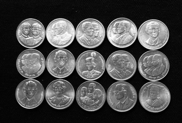 มาเป็นชุด เหรียญ 2บาทที่ระลึก จำนวน 15เหรียญ