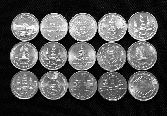 มาเป็นชุด เหรียญ 2บาทที่ระลึก จำนวน 15เหรียญ