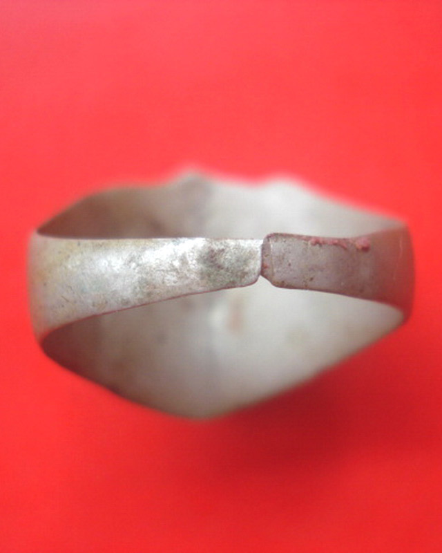 แหวนหลวงพ่อมุมรุ่นแรก ปี09 วัดปราสาทเยอร์ ศรีสะเกษ