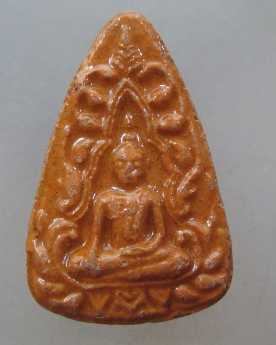 20 บาท พระขุนแผนพิมพ์เถาวัลย์เลื้อย รุ่นมหามงคล วัดป่าเลไลยก์ จ.สุพรรณบุรี  พิมพ์เล็ก เคลือบ