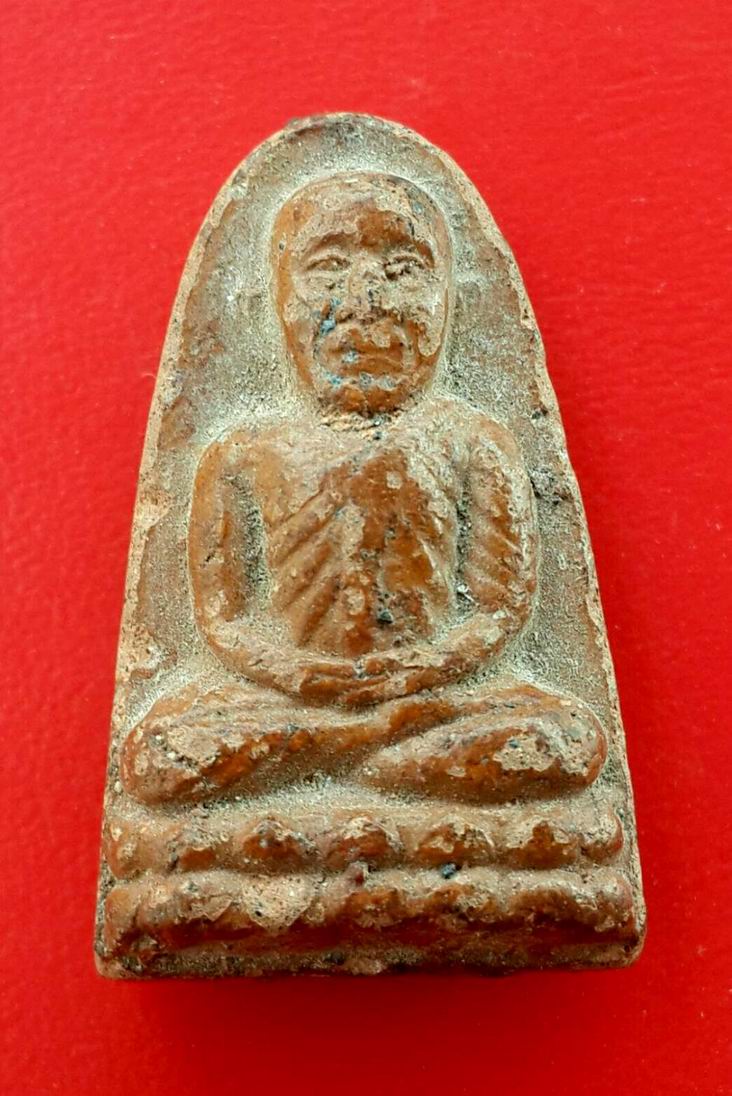 หลวงปู่ทวด รุ่นพุทธบารมีหลังลายนิ้วมือ เนื้อดินผสมว่าน๑๐๘ วัดช้างให้ จ.ปัตตานี