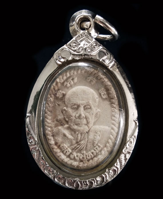 พระผงยันต์ดวงเศรษฐี หลวงปู่หมุน ปี43 เนื้อโซนเทา สวยจมูกโด่ง หูตา คม ชัด แก่น้ำว่าน ตลับเงินแท้