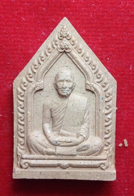 พระผงพรายกุมารไตรมาส56 เนื้อผงพุทธคุณผสมผงพลายกุมารสีชมพูฝังตะกุดทองแดง+ พลอย +ข้าวสานหิน