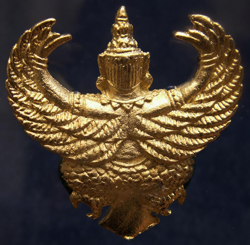 สวยดั่งทอง...พญาครุฑ เนื้อทองเหลืองกะไหล่ทองลงยา ขนาด 3.2 x 3.3 ซ.ม. (4)