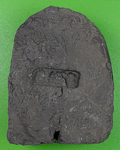 พระผงรูปเหมือนปฐวีธาตุหลวงปู่หงษ์ วัดเพชรบุรี สุรินทร์(1)