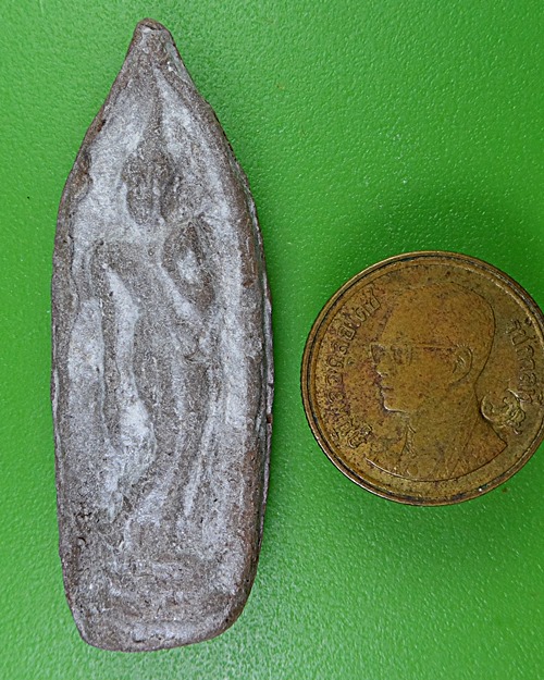 พระผง]ปางลีลาปฐวีธาตุหลวงปู่หงษ์ วัดเพชรบุรี สุรินทร์