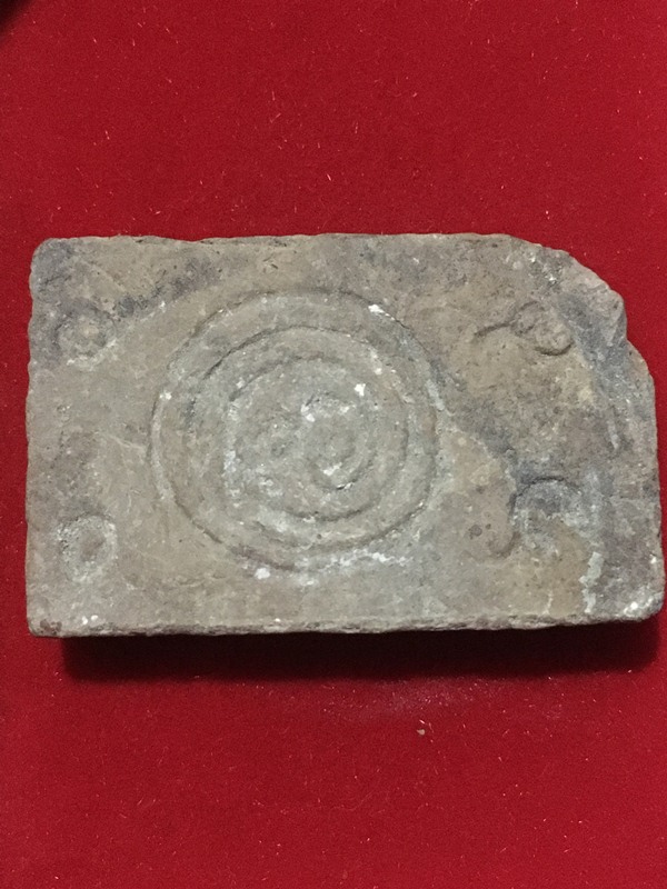 พระกรุวัดอาวุธ พิมพ์พระประจำวันอังคาร  ปี 2499 คุณแม่บุญเรือนอธิษฐานจิต