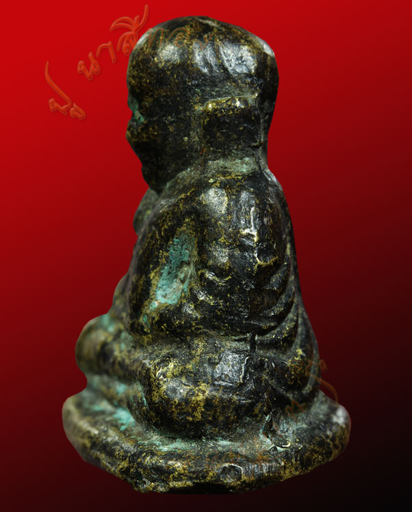 หลวงพ่อเงิน วัดบางคลาน จังหวัด พิจิตร รุ่นปืนแตก พิมพ์นิยมเศียรโต ปี ๒๕๒๘ (๒) 